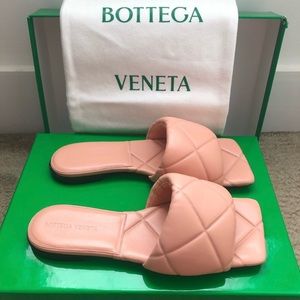 AUTHENTIC Bottega Veneta Peachy Lido Sandals - Size 37